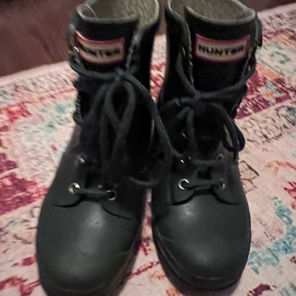 Kids hunter rain boots.